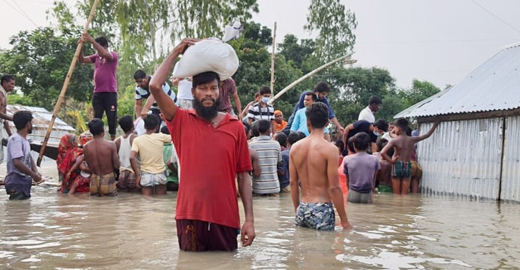 বন্যাদুর্গতদের পাশে ভালোবাসি জামালপুর