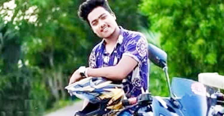 টিকটক ভিডিও বানাতে গিয়ে সড়ক দুর্ঘটনায় আহত দুই তরুণ