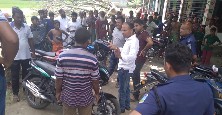 ছুটি না দেওয়ায় প্রধান শিক্ষককে অবরুদ্ধ করে রাখলেন সহকারী শিক্ষক