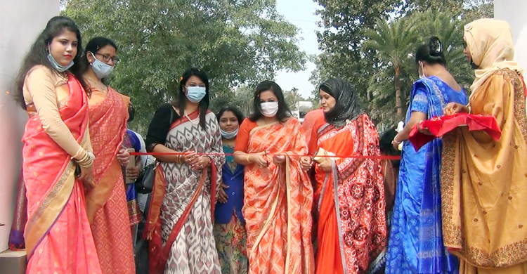 শুরু হল পুনাকের মাসব্যাপী শিল্পমেলা