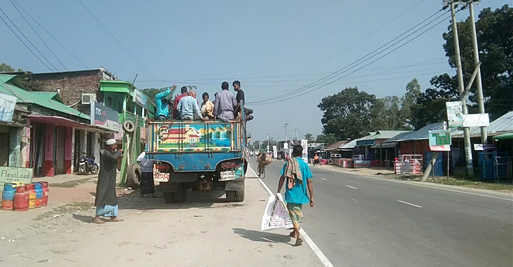 ভোগান্তি সয়েও ধর্মঘটে সমর্থন যাত্রীদের