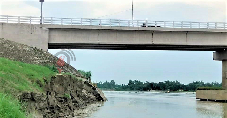 হুমকির মুখে শহীদ মেজর খালেদ মোশাররফ বীর উত্তম সেতু