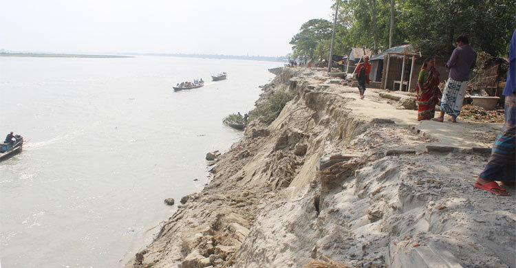 যমুনার ভাঙনরোধে খণ্ড খণ্ড অঞ্চল নিয়ে ভিন্ন ভিন্ন প্রকল্প