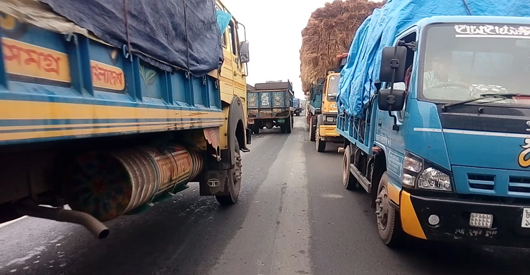 বঙ্গবন্ধু সেতু মহাসড়কে ২০ কিলোমিটার যানজট