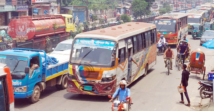 সকালে তীব্র, দুপুরে সহনীয় যানজট