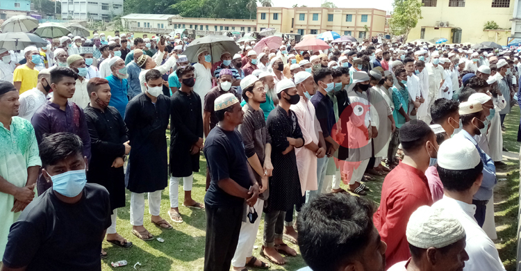 পদ্মাসেতু দেখতে গিয়ে নিহত ৩ বন্ধুকে পাশাপাশি সমাহিত