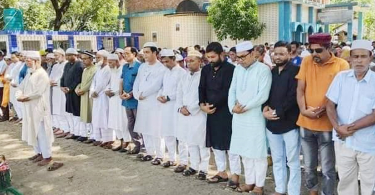 যুবলীগ নেতার দাফনকাজ চলাকালীন ৫ মোবাইল ফোন চুরি