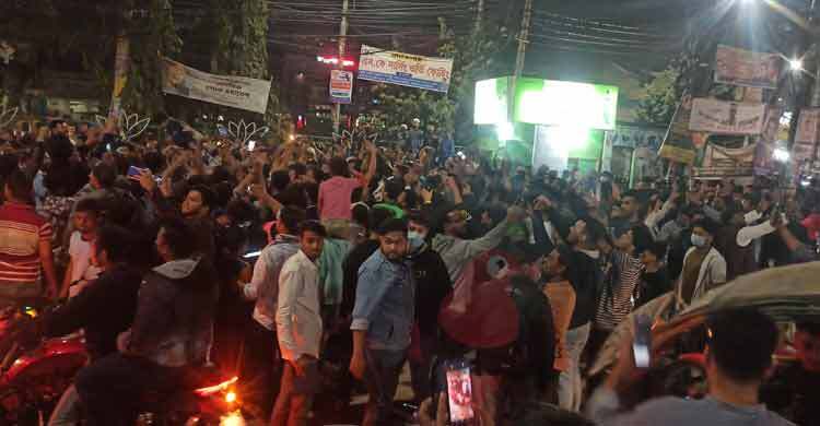 ভিক্টোরিয়ান্সের জয়ে কুমিল্লায় আনন্দ মিছিল