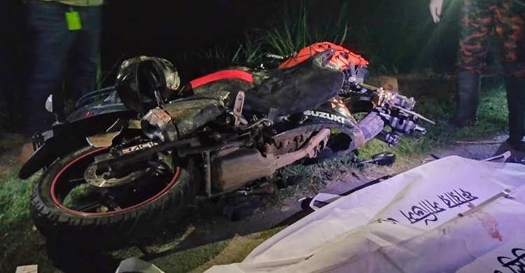 সড়কের পাশে পড়ে ছিল ২ মোটরসাইকেল আরোহীর মরদেহ