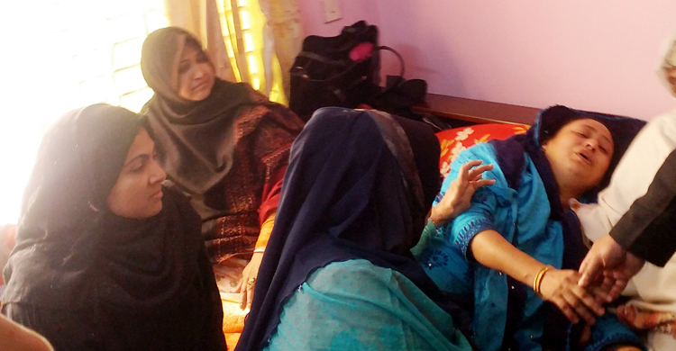 আমাকে মা ডাকার আর কেউ থাকলো না!