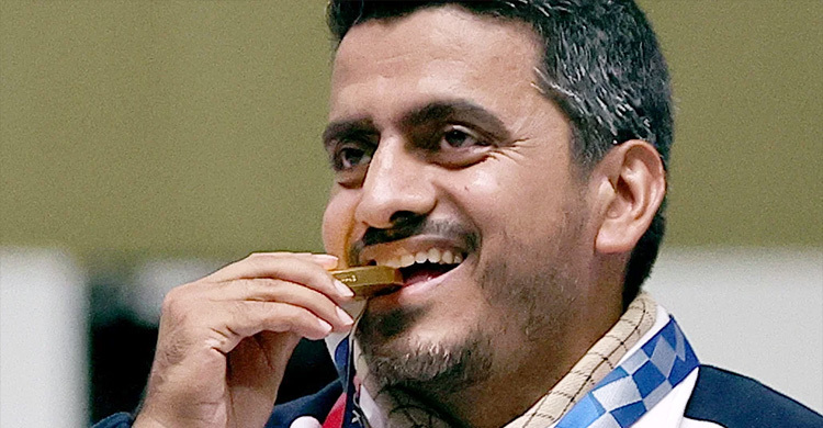 বুড়ো হাড়ের ভেলকি দেখালেন ইরানের জাভাদ