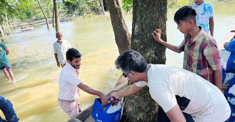 বন্যার্তদের ত্রাণ দিলো জেসিএক্স