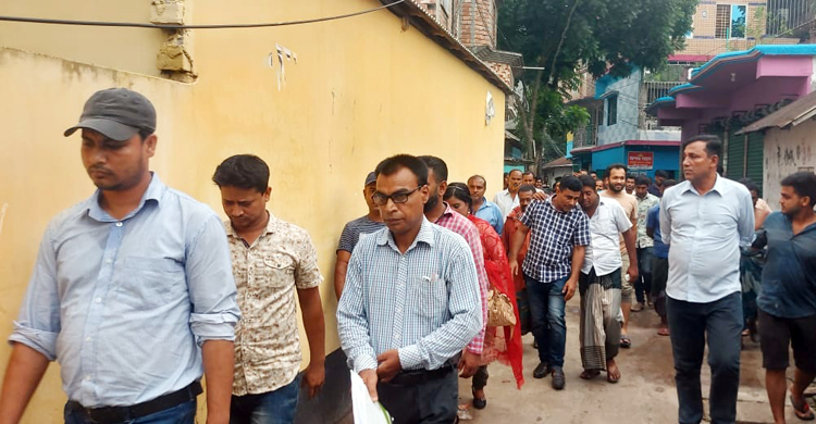 চাঁদাবাজির অভিযোগে ৪ জনকে গণপিটুনি