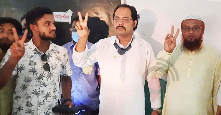 বিপুল ভোটে দ্বিতীয়বার নওয়াপাড়ার মেয়র হলেন শান্ত
