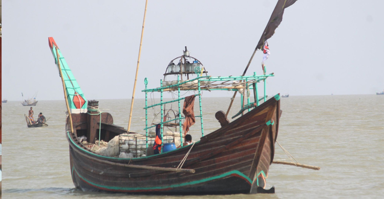 মধ্যরাতে মেঘনায় যাবে লক্ষ্মীপুরের অর্ধলক্ষাধিক জেলে