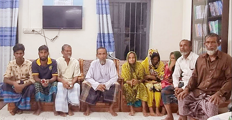 মায়ের কবর নিয়ে দ্বন্দ্বে ছেলেরা, ওসির হস্তক্ষেপে দাফন