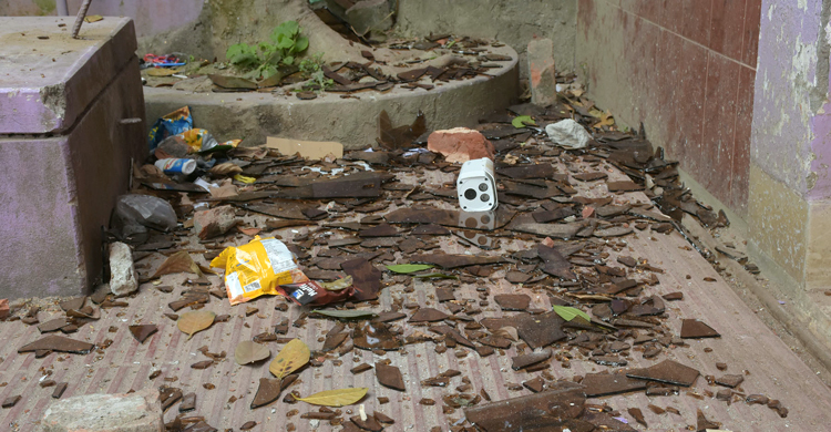 আওয়ামী লীগ নেতাদের বাড়িতে পুলিশের তাণ্ডব চালানোর অভিযোগ