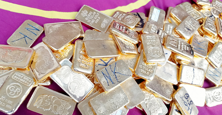 যশোর সীমান্তে সাড়ে ১২ কেজি সোনা জব্দ, পাচারকারী আটক