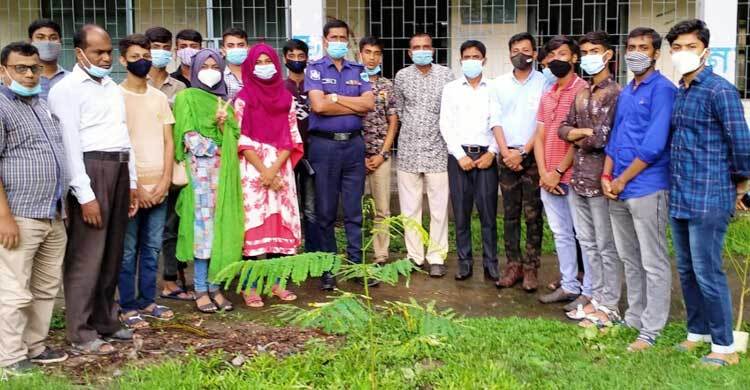 যশোরে লাল সবুজের বৃক্ষরোপণ