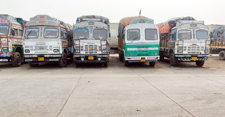 বেনাপোলে ২৮ দিন ধরে আটকা ৪২ ট্রাক চিনি