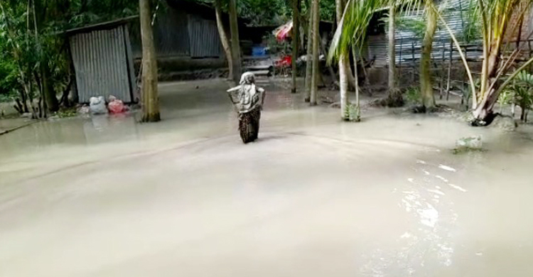 ঝালকাঠিতে কমছে নদীর পানি, দেখা দিচ্ছে বিভিন্ন রোগ