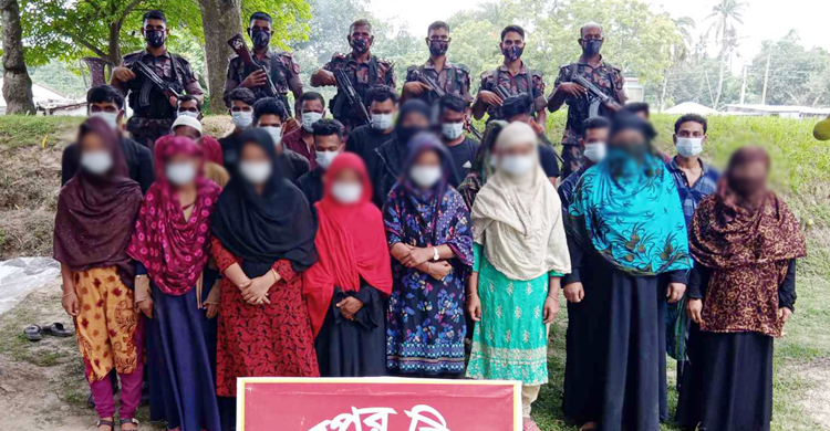 ভারতে যাওয়ার সময় ঝিনাইদহ সীমান্তে আটক ৩৪