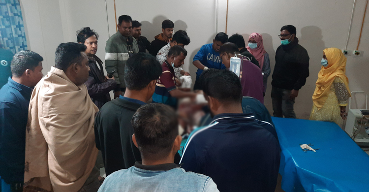 হাসপাতাল থেকে ফেরার পর যুবলীগকর্মীকে ফের কুপিয়ে জখম