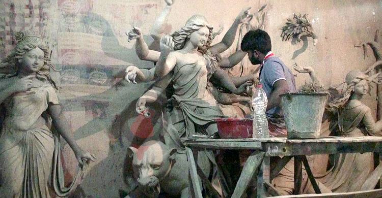 কারিগর সংকট, ঝালকাঠিতে প্রতিমা তৈরিতে ধীরগতি