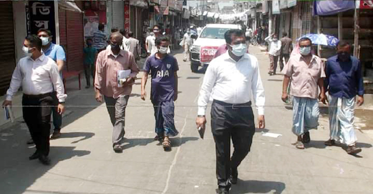 নির্দেশনা না মানায় ঝালকাঠিতে ৪৩ হাজার টাকা জরিমানা