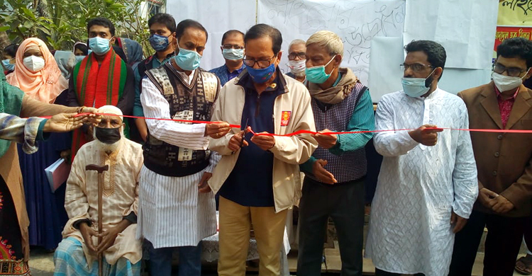 ঝালকাঠিতে হানাদারমুক্ত দিবসে পথ লাইব্রেরি উদ্বোধন