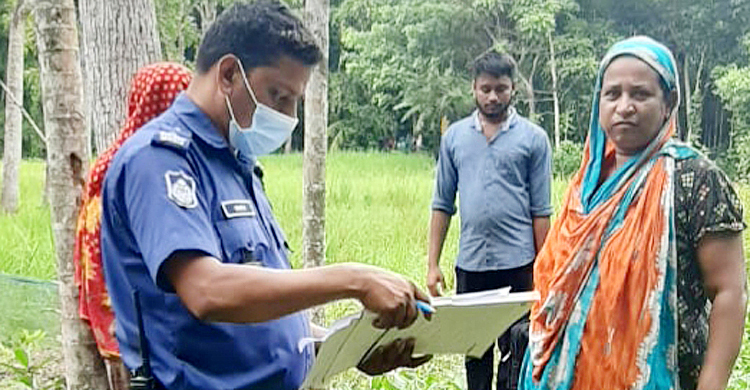 ডোবা থেকে গৃহবধূর রক্তাক্ত মরদেহ উদ্ধার, পলাতক স্বামী