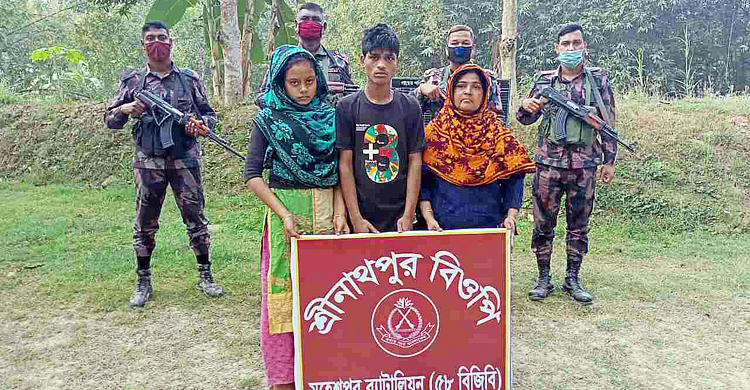 ভারতে অনুপ্রবেশকালে ঝিনাইদহ সীমান্তে নারীসহ ২১ জন আটক