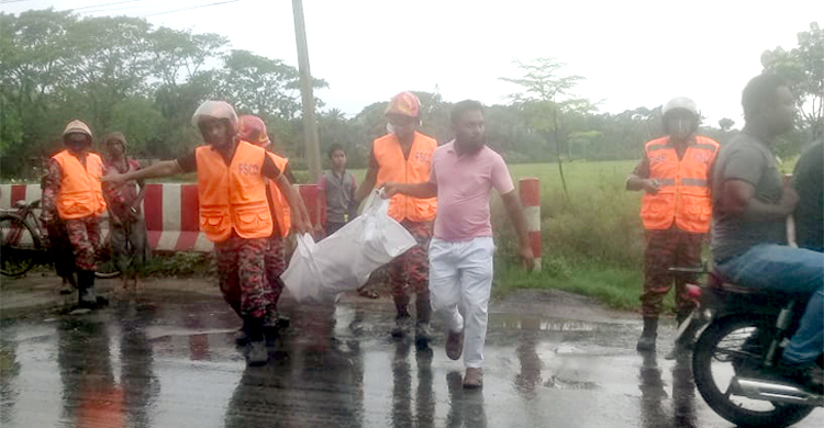 নিয়ন্ত্রণ হারিয়ে শিশুকে পিষে মারল ট্রাক