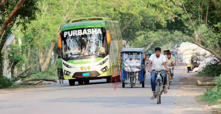ঝিনাইদহের সড়কে মৃত্যুর মিছিল, অবৈধ যান থামাবে কে?
