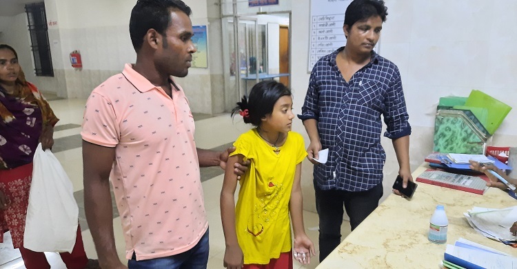 ঝিনাইদহে বিদ্যুৎস্পৃষ্টে চা-দোকানির মৃত্যু, ভাতিজি আহত