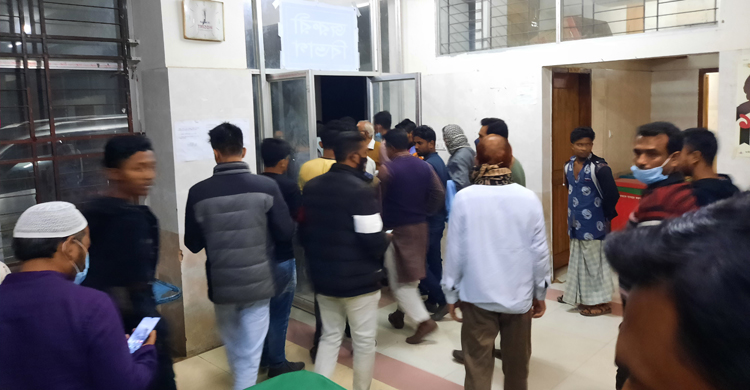 ঝিনাইদহে যুবদল নেতাকে কুপিয়েছে নিজদলীয় কর্মীরা