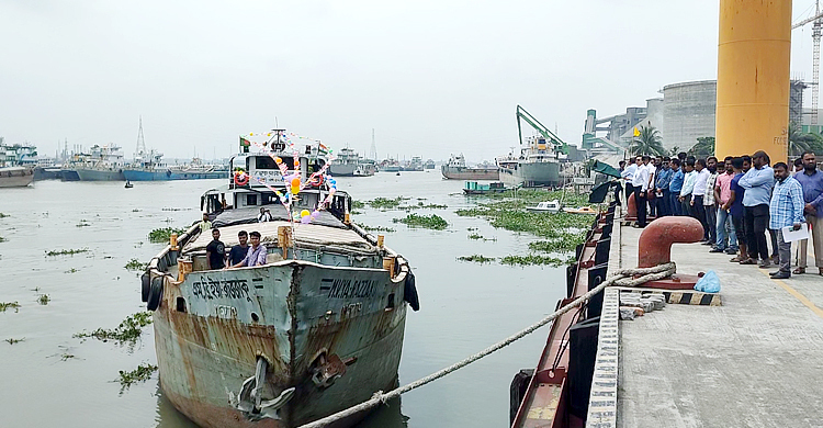 প্রথমবারের মত নৌপথে ভারত গেলো ঝুট