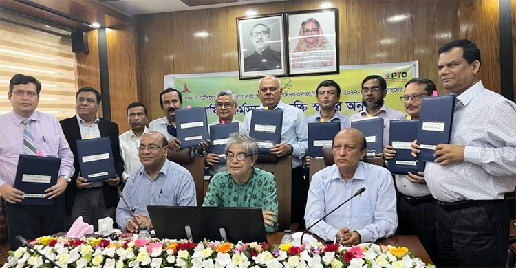 স্বপ্নপূরণে আমাদের নিবেদিতভাবে কাজ করতে হবে: মোস্তাফা জব্বার