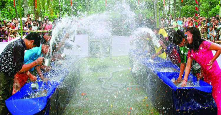 করোনার থাবায় রঙ হারিয়েছে বৈসাবি