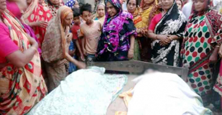 ছেলেকে বাঁচাতে গিয়ে প্রাণ গেল মায়েরও