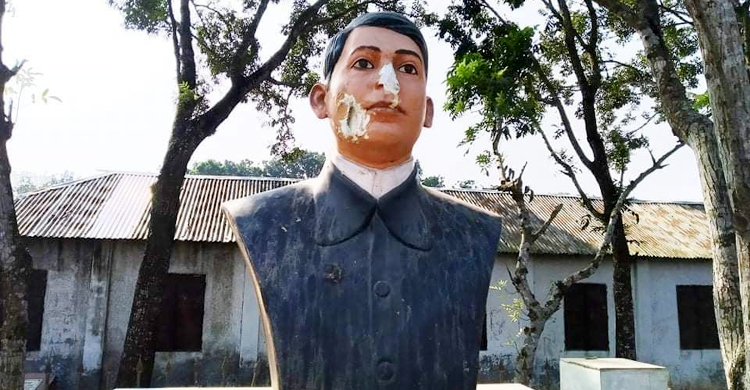 এখনও ক্ষতচিহ্ন নিয়ে দাঁড়িয়ে আছেন বাঘা যতীন