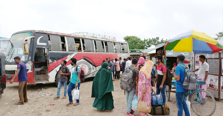 ঈদযাত্রায় ফেরি-লঞ্চে ভোগান্তিহীন পদ্মাপাড়ি