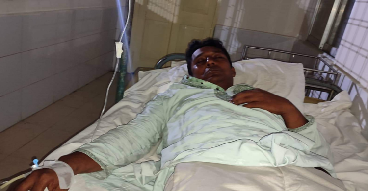 ইভটিজিংয়ের প্রতিবাদ করায় সাংবাদিকের ওপর কিশোর গ্যাংয়ের হামলা