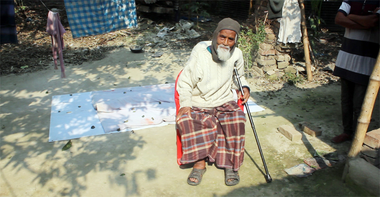 মৃত্যুর আগে আর স্বীকৃতি জুটলো না ভাষাসৈনিক আজিজারের