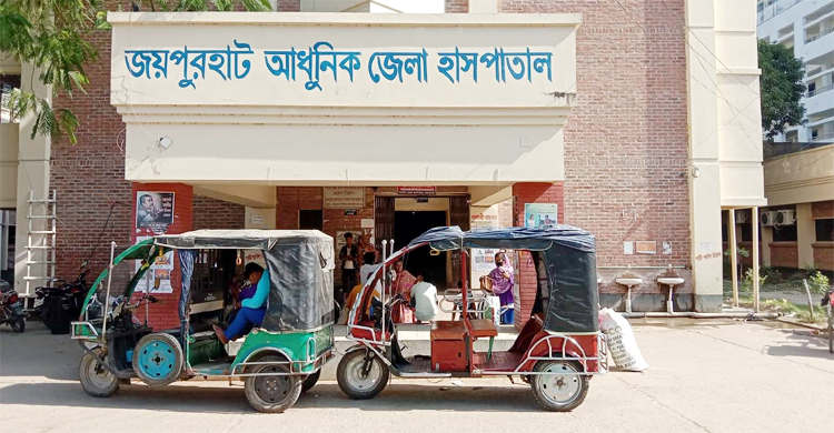 জয়পুরহাটে বাসচাপায় অটোরিকশার যাত্রী নিহত