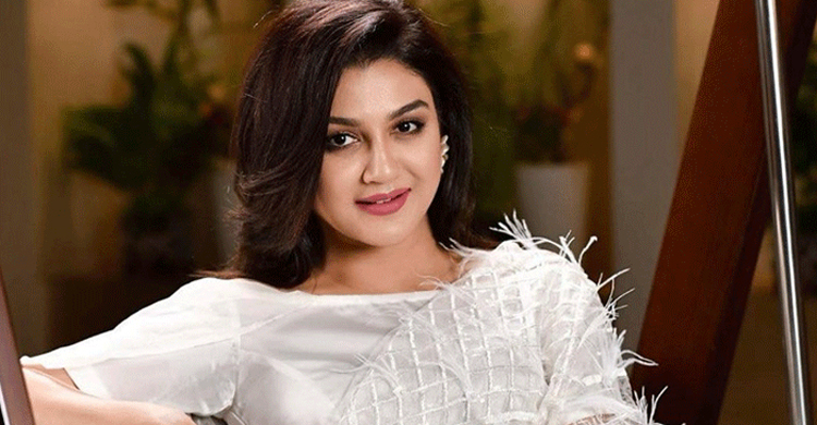 কণ্ঠের জন্য পুরস্কার জিতলেন জয়া
