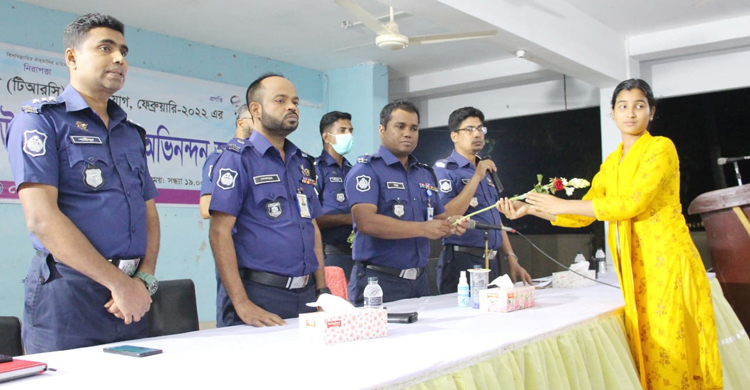 জয়পুরহাটে ১২০ টাকায় পুলিশে চাকরি পেলেন ২৫ জন