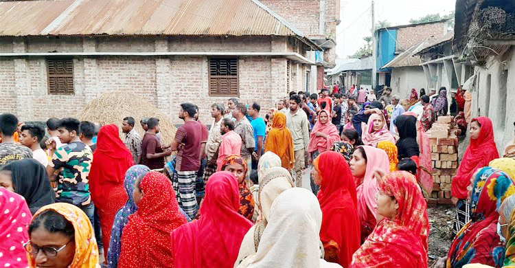 জয়পুরহাটে বজ্রপাতে নাতির মৃত্যু, দাদা হাসপাতালে