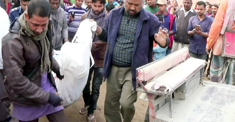 মোটরসাইকেলে চড়ে প্রাণ গেল গৃহপরিচারিকার