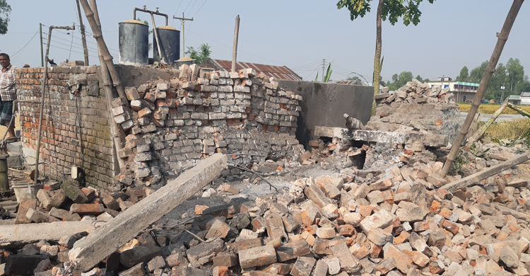 জয়পুরহাটে বয়লার বিস্ফোরণে মা ও ছেলেসহ ঝলসে গেল ৪ জন